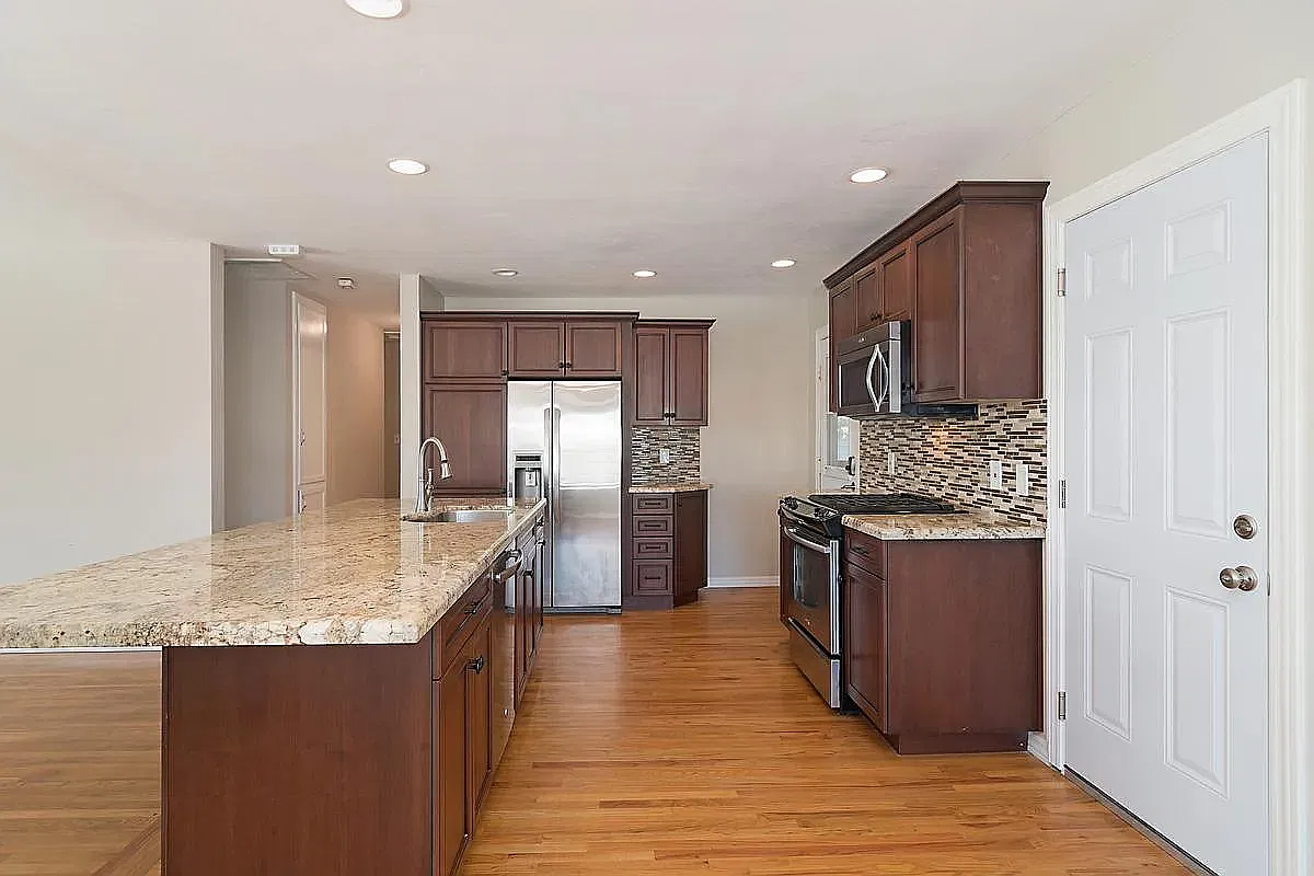 9513 Janfred Way — Photo 3