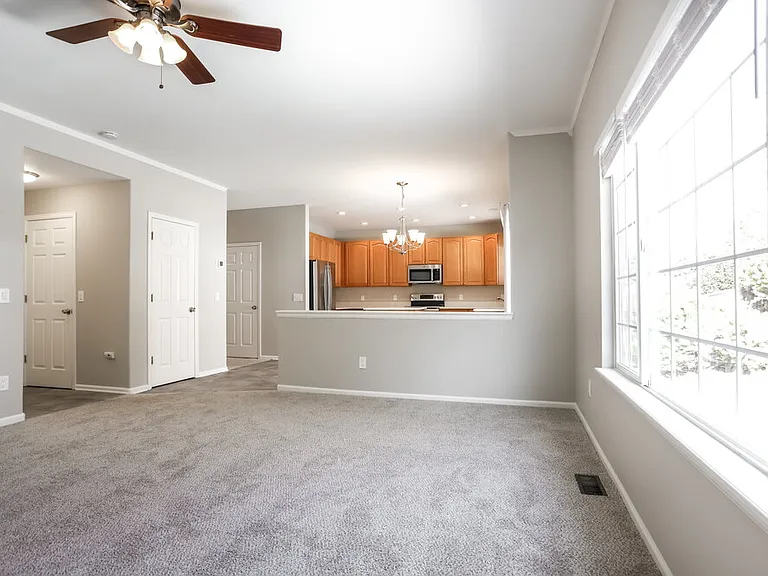 9678 Sun Meadow St — Photo 11
