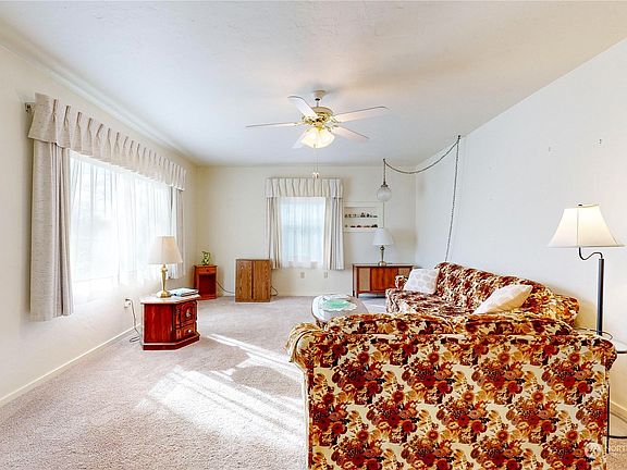 2nd image of 1517 Evergreen Street