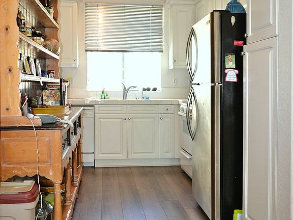 5th image of 88 Elm Dr