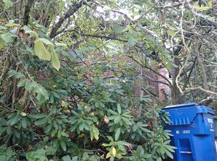 8201 Northrop Pl SW, Seattle, WA 98136