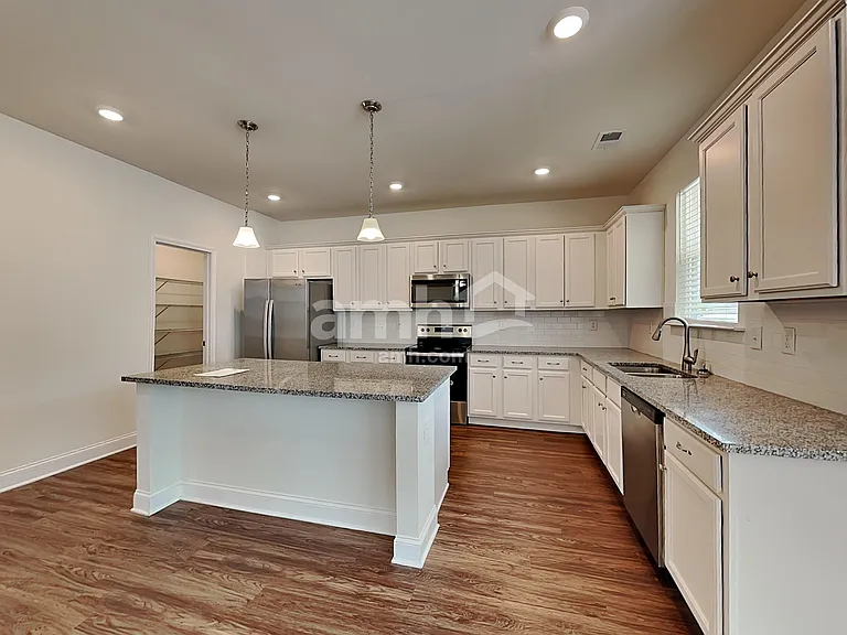 600 Lake Vista Ct — Photo 5