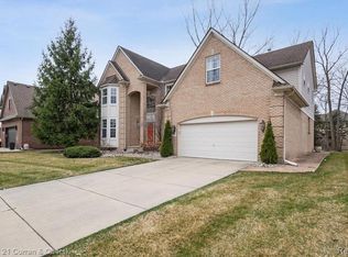 49288 Peninsular Dr, Van Buren Township, MI 48111