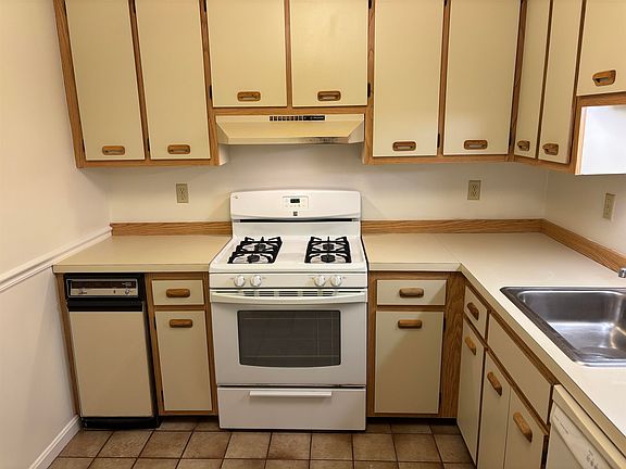 2nd image of 66 Bluestone Drive