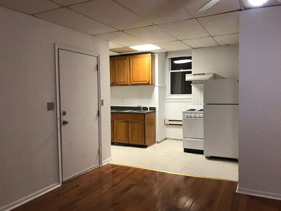 1st image of 7990 Oxford Ave APT 4