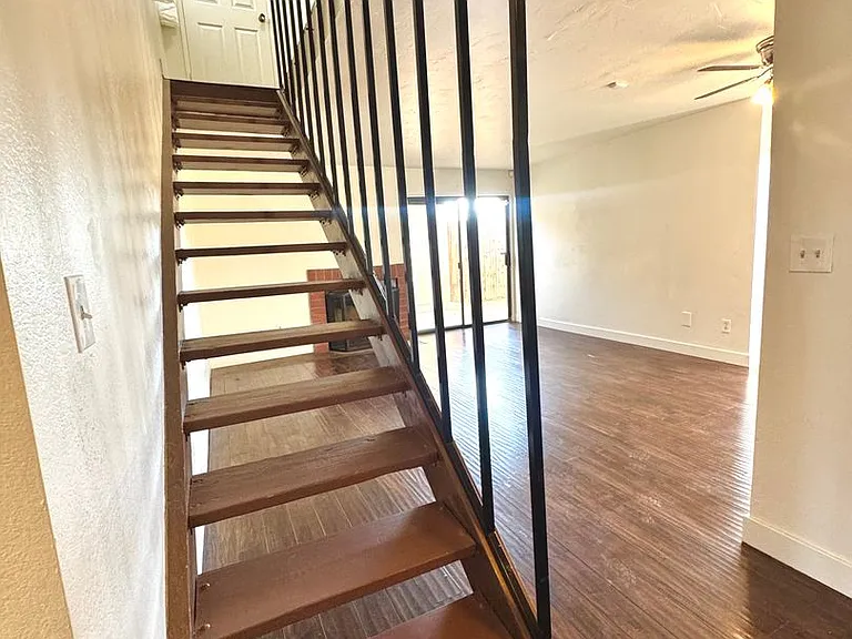 3501 Bernard St #1B — Photo 8