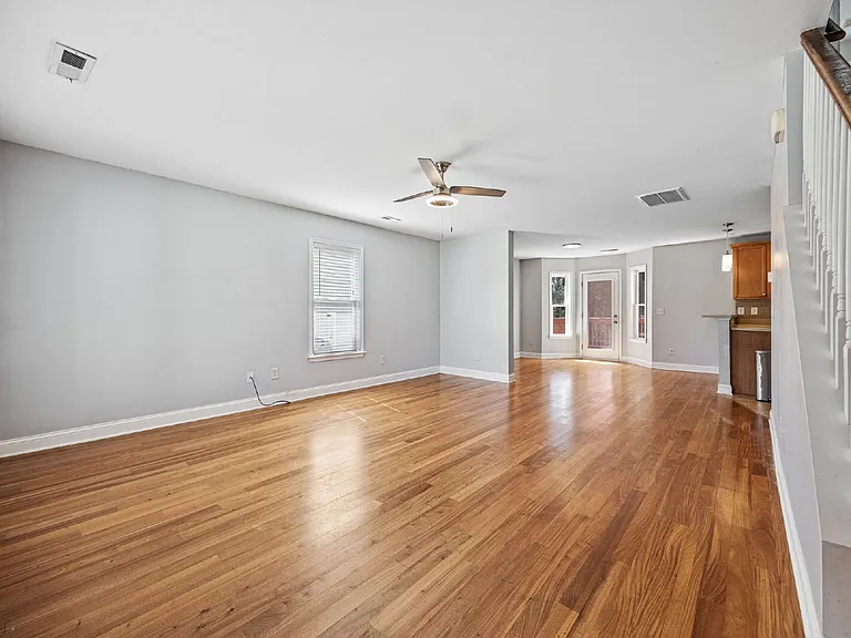 190 Hamilton Way — Photo 6