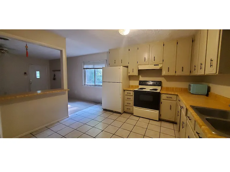 1012 Sweetwater Cir #1012 — Photo 8