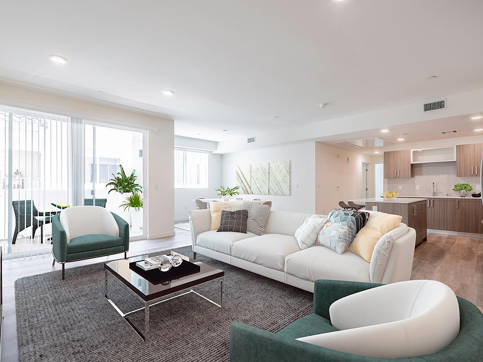 1st image of 11616 Burbank Blvd #304