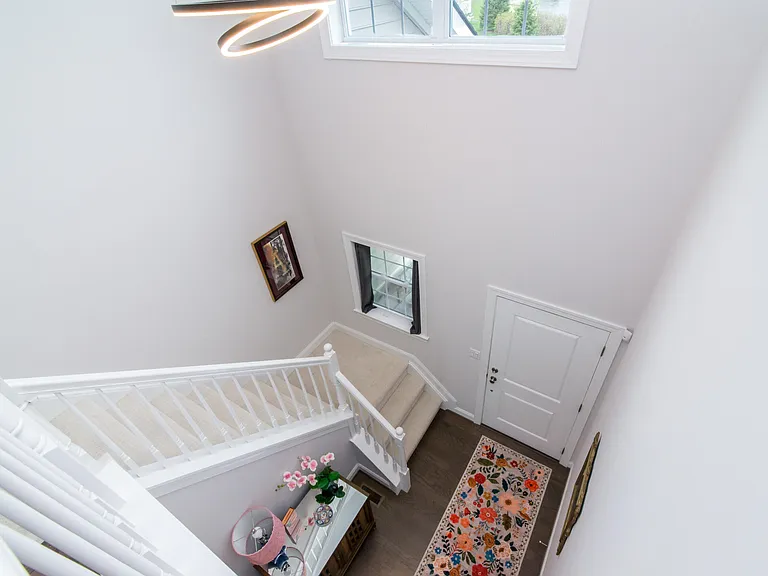 2544 Oxford Cir — Photo 25