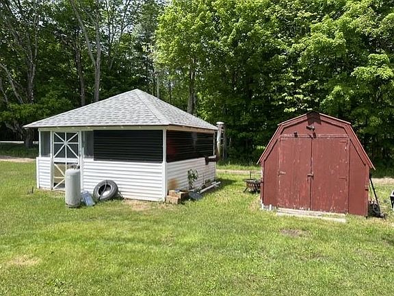 5th image of 772 River Rd