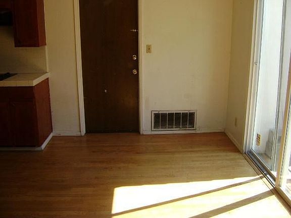 4th image of 329 Avila Ct