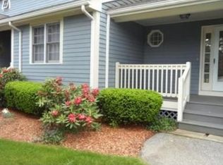 40 Betsy Ross Cir, Sturbridge, MA 01566