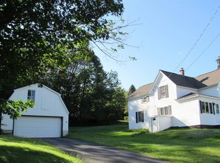 15 1st St, Gorham, NH 03581