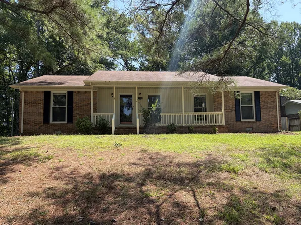 409 Cloverleaf Dr, Athens, AL 35611