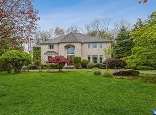 9 Blackledge Ct, Closter, NJ 07624