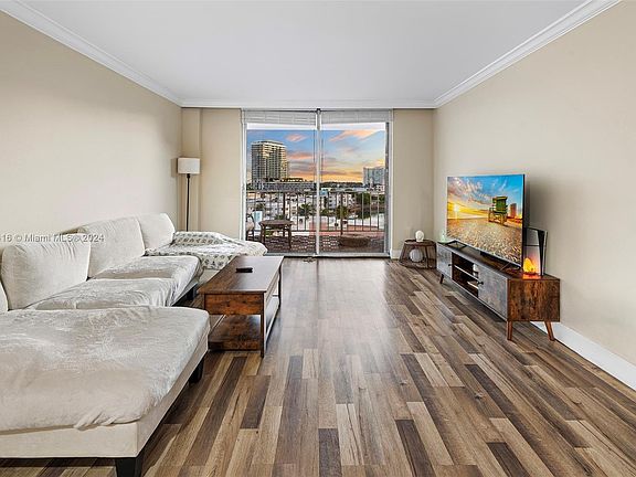 2nd image of 6900 Bay Dr APT 7G