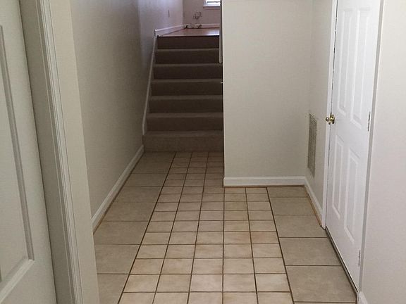 Entrance/Garage/Half Bath
