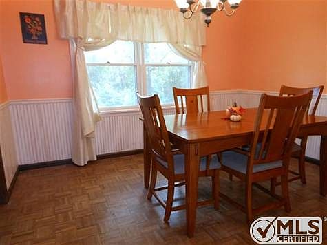 Adorable dining room