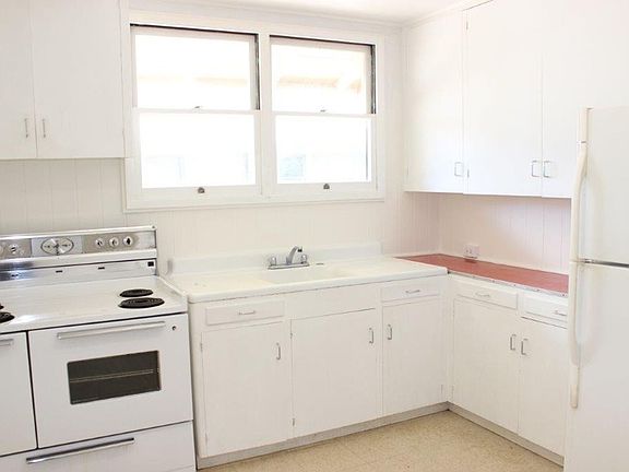 3rd image of 3217 Mokihana St