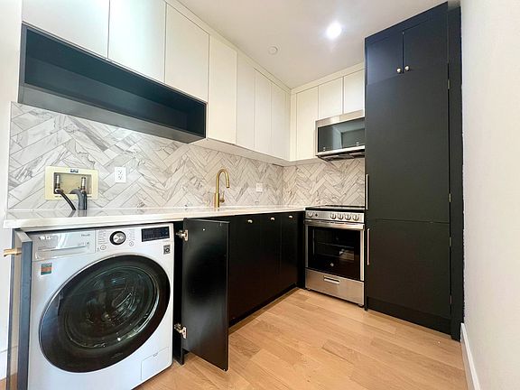 4th image of 317 Winthrop St #2A