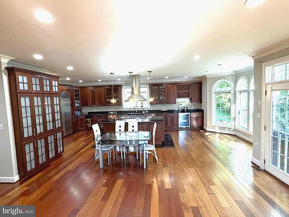 5th image of 6529 Fairlawn Dr