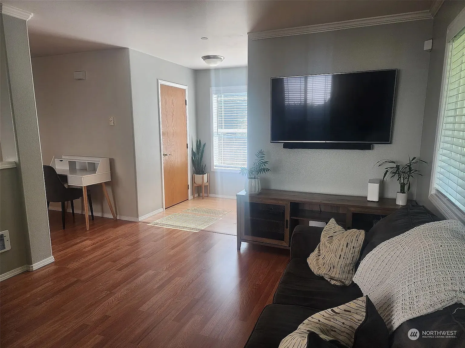 3 bed, 1596 sqft, $3,000 — Photo 4