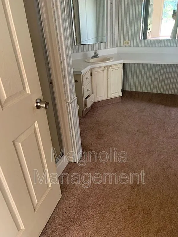 3 bed, 2.0 bath, $1,495 — Photo 2