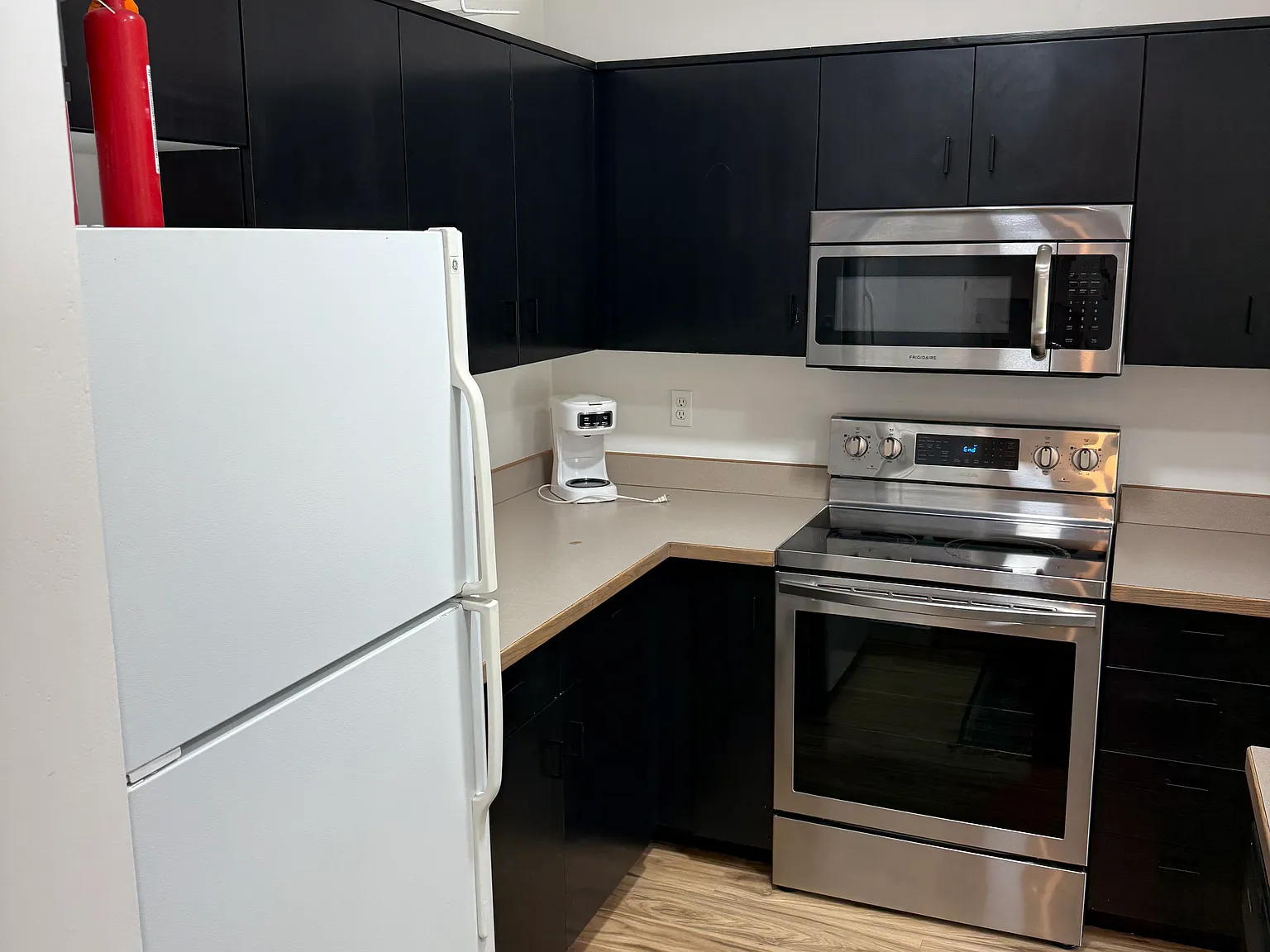 2 bed, 1092 sqft, $4,200 — Photo 2