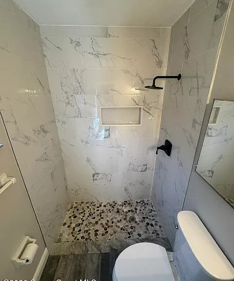 425 Tewksbury Ln NE — Photo 15