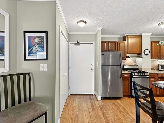 2nd image of 2285 Peachtree Rd NE Unit 1106