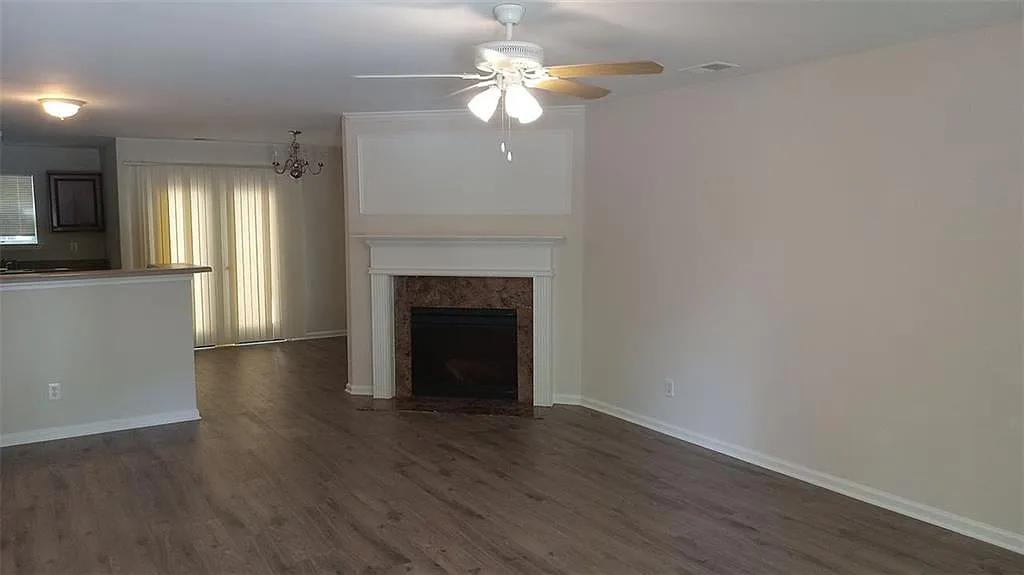 2 bed, 2.5 bath, 1546 sqft, $1,800 — Photo 3