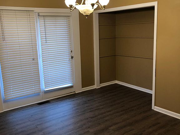 4th image of 832 Yuma Cir