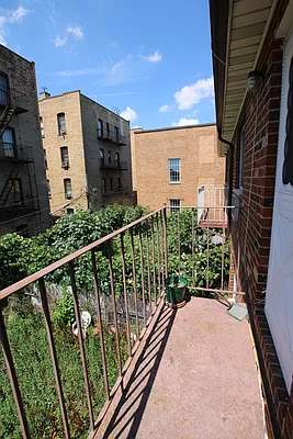 Rented by Onyx | media 12