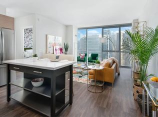 120 N Halsted St #3806, Chicago, IL 60661