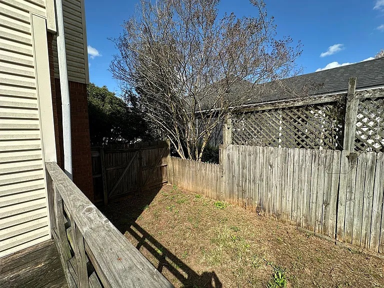 2448 Riverlook Dr — Photo 22