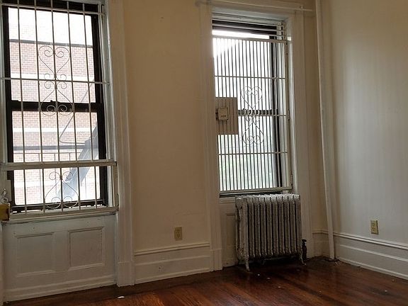 4th image of 148 W 67th St #21A