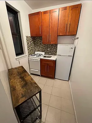 Rented by Eric Goodman Realty Corp | media 10