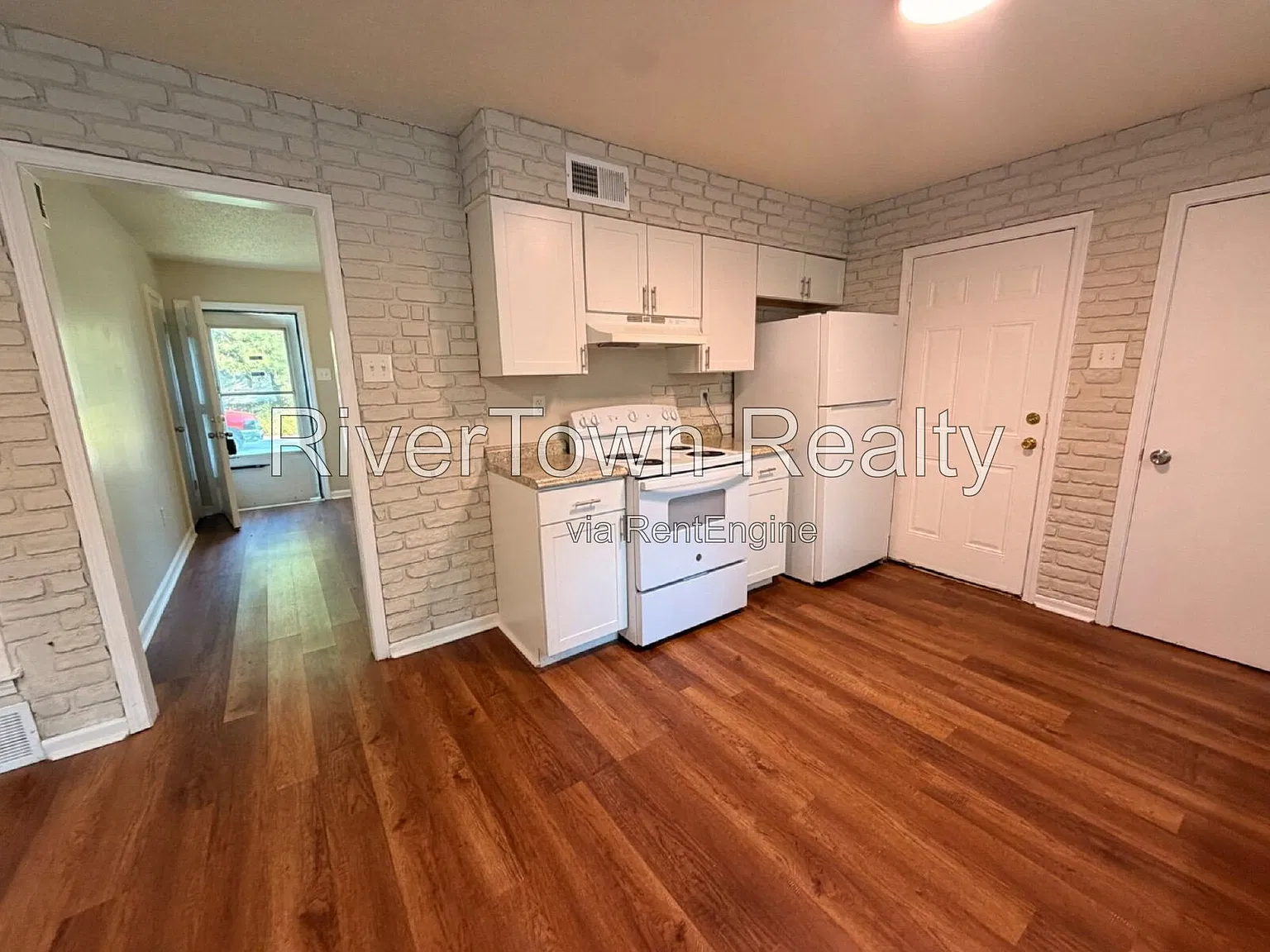 3 bed, 1.0 bath, 1033 sqft, $1,195 — Photo 4