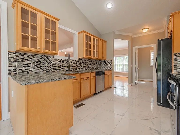 1701 Stratford View Dr — Photo 17