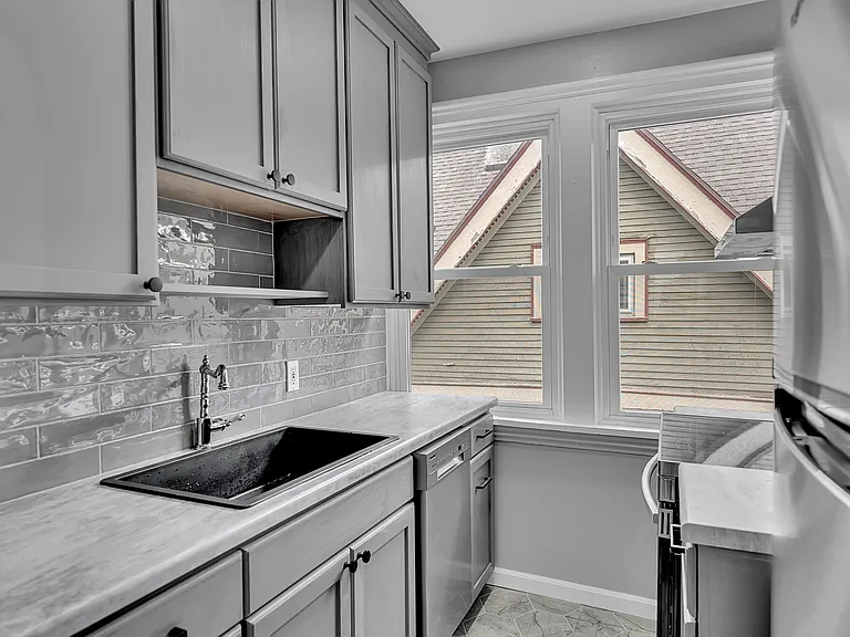 144 Saint James Pl — Photo 8
