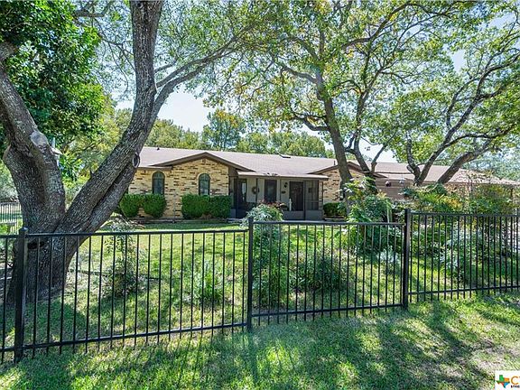 2nd image of 3228 Pecan Cove Dr
