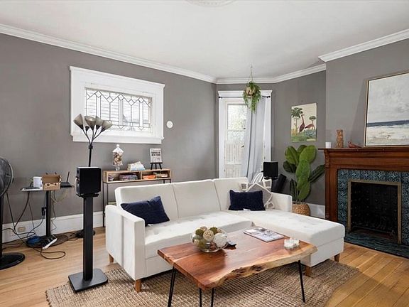 4th image of 84 N Pearl St #2