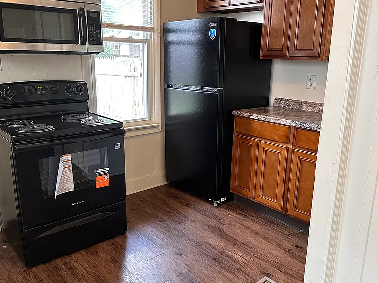 15 Umberto Ave — Photo 10