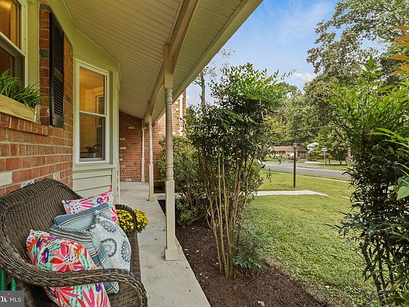 3rd image of 8939 Orange Hunt Ln