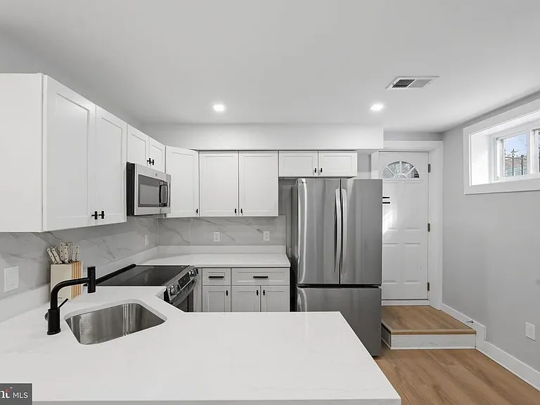 1301 Somerset Pl NW — Photo 1