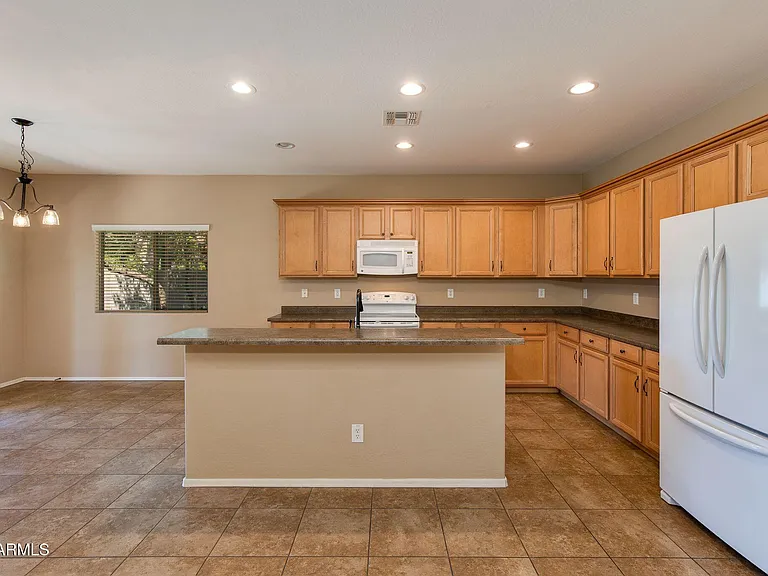 613 W Stanley Ave — Photo 15
