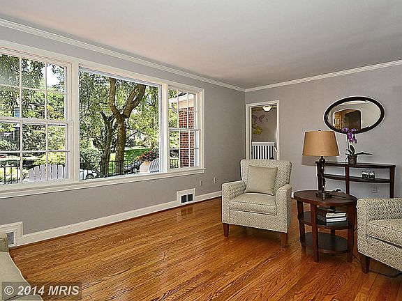 4th image of 7021 W Greenvale Pkwy