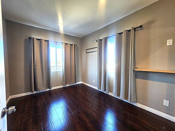 4th image of 13721 Yoak St