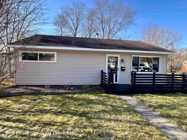 1012 Corrinne St, Midland, MI 48642